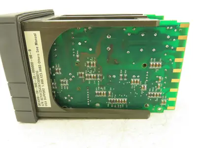 Honeywell UDC3300  Digital Temperature Controller DC330B-E0-000-20-000000-00-0