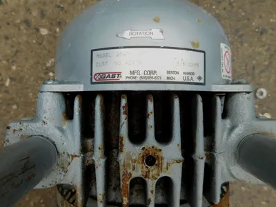 USED GAST OIL LESS VACUUM PUMP 2567-V108