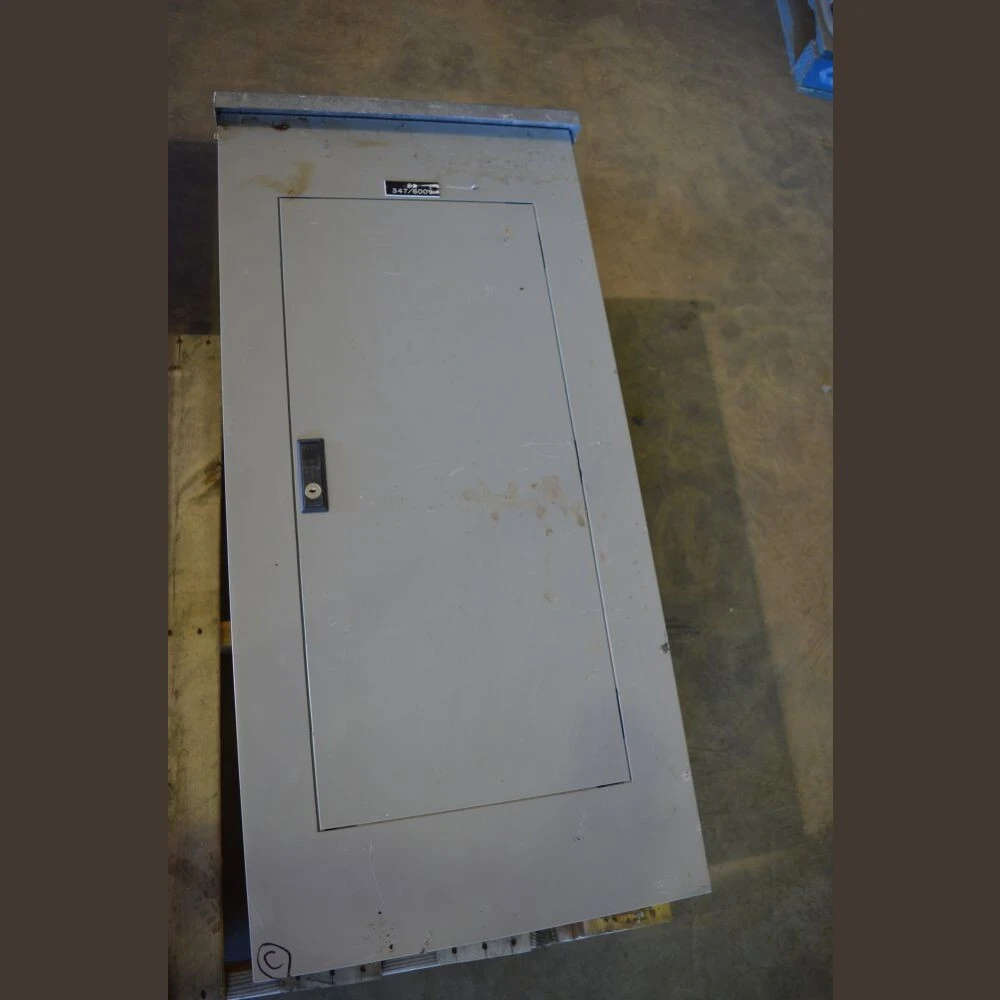 Cutler Hammer 225 Amp Distribution Lighting Panel
