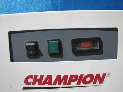 USED 2000 CHAMPION CRN25A1