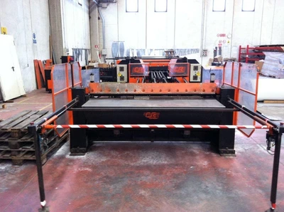 USED CR ELECTRONIC SQUARE AIR DUCTS PRODUCTION LINE