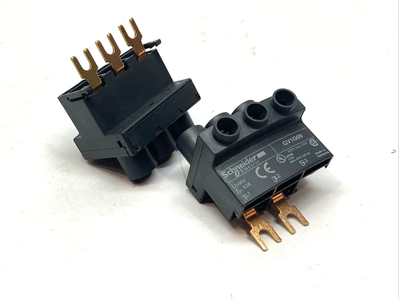 Used Schneider Electric 3‑Pole Line Terminal Block 63A 690V LOT OF 2 Circuit Breaker Parts Michigan US | Maverick Industrial Sales #1401775