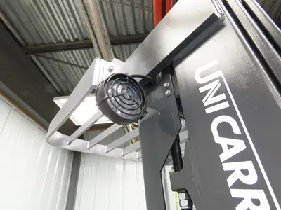 Unicarriers Forklift Stand On 36V Electric Truck 3500lbs 2267.2h Side Shift