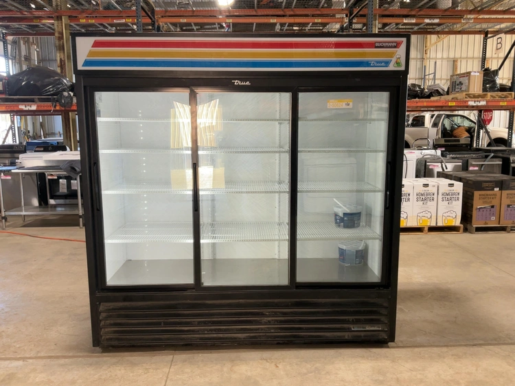 Used TRUE MFG GDM-69-HC-LD 78” 3-SECTION COMMERCIAL REFRIGERATOR/MERCHANDISER Display Refrigerators Michigan US | Miedema Asset Management Group #1580074