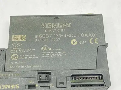 6ES7131-4BD01-0AA0 | Siemens  Digital Electronic Module w/ 6ES7193-4CA50-0AA0 - Used