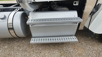 Used 2012 FREIGHTLINER CORONADO 122 SD Cab Chassis trucks Texas US | Roll Off Truck World #1491816