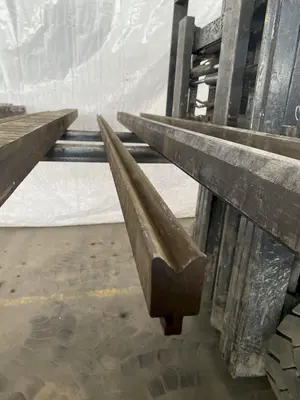 8'6"(104") PRESS BRAKE BOTTOM 90 DEGREE FEMALE V DIE. STOCK # 0634521