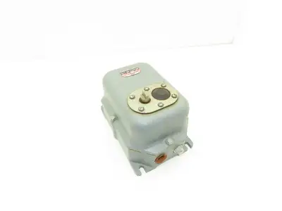 Cutler Hammer 6-1-3 Manual Motor Starter Control Enclosure 10x6.5x6" Haz Loc