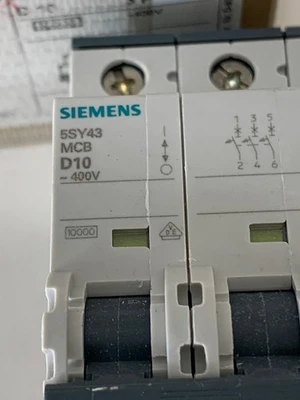 NEW Siemens 5SY4 310-8
