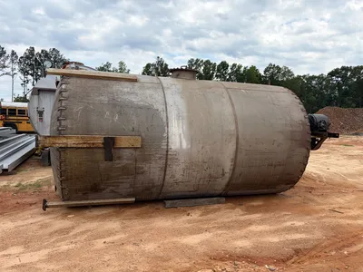 Stainless Steel 5500 Gallon Tanks & Silos | ESS Industrial Equipment Sales (1)