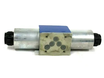 NEW REXROTH R900930080 4WE-10-J33/CG12N9K4 DIRECTIONAL SPOOL VALVE
