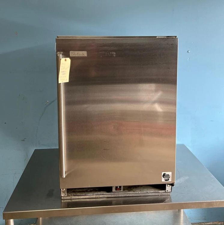 Used _UNKNOWN_ HC24FS Refrigerators | Grocery Equipment Sales #1066276