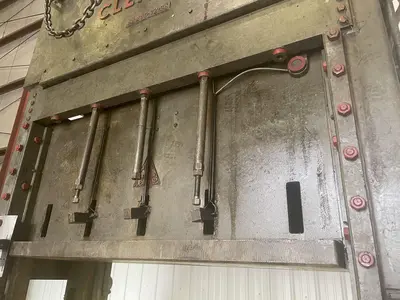 200 TON CLEARING MODEL S2-200-72-36 STRAIGHT SIDE SSDC STAMPING PRESS, 12" STROKE: STOCK #12979
