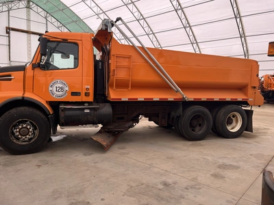 Used 2003 VOLVO VHD 6X4 Dump trucks Michigan US | Miedema Asset Management Group #1414286
