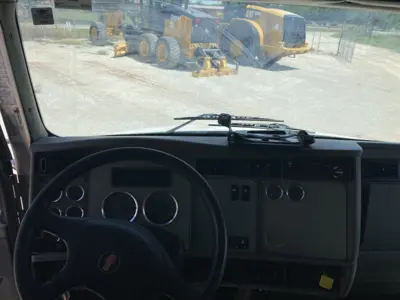 USED 2017 Kenworth T370