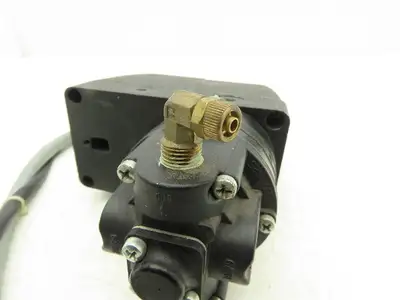 Used FAIRCHILD _UNKNOWN_ Valves/Fittings Indiana US | Arrow Industrial #1494200