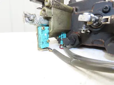 Toyota 67620-21440-71 Hydraulic 3-Spool Forklift Mast Control Valve From 7FBCU25