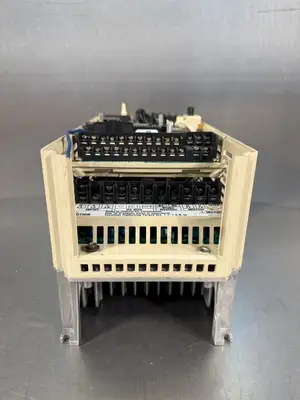 Magnetek Staca-B004-T1EA1 3Phase 3Phase Inp 380-460V / Out 0-460V (3.2.2)