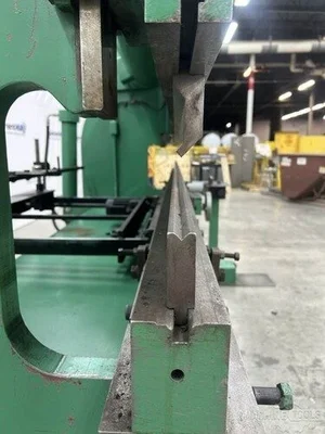 USED 1987 ACCURPRESS 713010