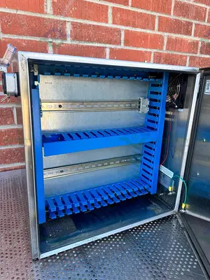 Used RITTAL STAINLESS STEEL STANDARD ENCLOSURE 19" X 19" X 8.5", 120V Electronics & Components California US | Equipment Lab #1453510