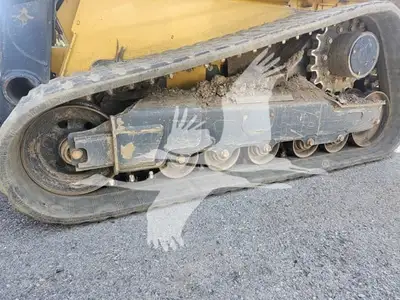 USED 2022 DEERE 331G