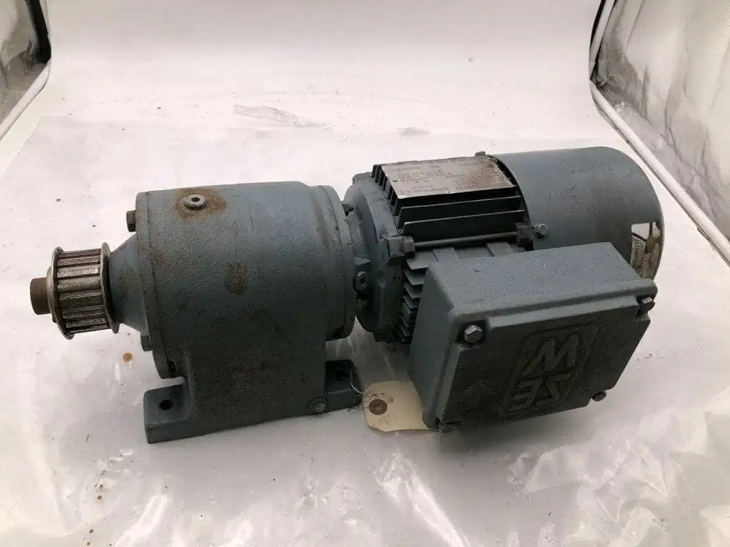Sew-Eurodrive R40DT71D8/2BMG 0.06/0.25kW Electric Motor w/ Speed Reducer 3PH