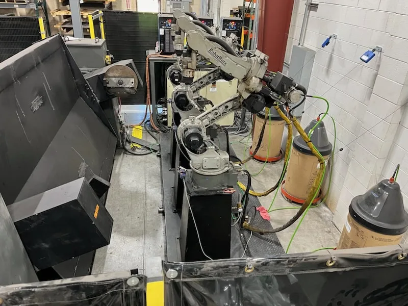USED 2004 YASKAWA MOTOMAN EA1400