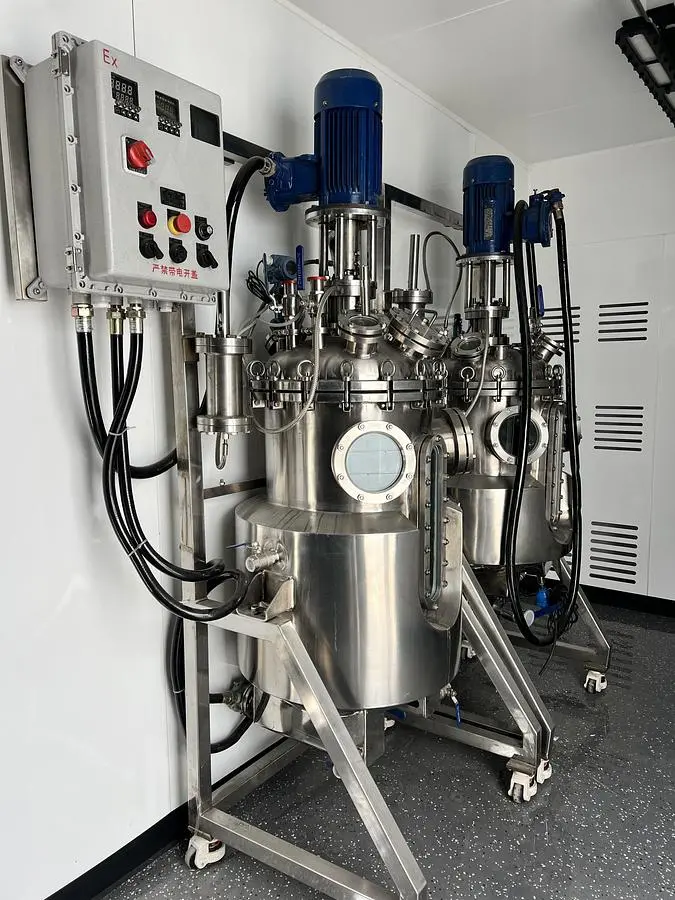 (2) 100 L Crystallization Reactor with Agitators and Controller
