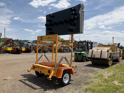 Solar Tech Silent Sentinel Arrow Board - will not power on/charge, manual winch to raise/lower the b...