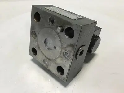 USED YUKEN DSG-01-2B2-D24-N-7090
