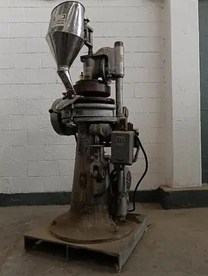 Manesty model D3A 16 station tablet press