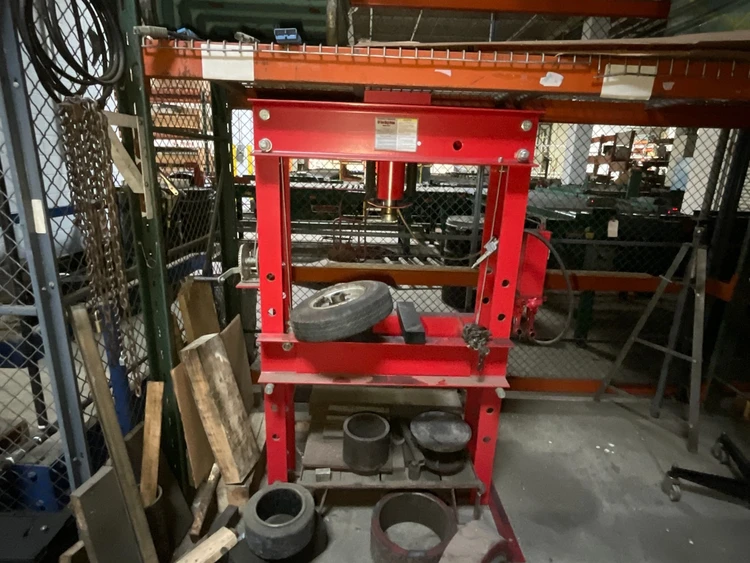 Used Central Hydraulics _UNKNOWN_ Hydraulic Presses New York US | ISP Equipment Group #1319073