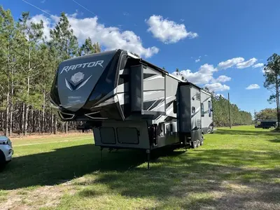 Used 2020 KEYSTONE RAPTOR 415 RP41520 Campers, Caravans, Motorhomes Florida US | Proxy Equipment #1426022