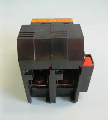 Ferraz 2 Pole 220072 Pull Out Fuse Holder E18