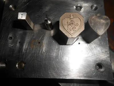 7400-390 Misc. Die Set \ heart pendant of St. Christopher