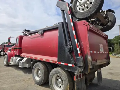 USED 2014 PETERBILT 365