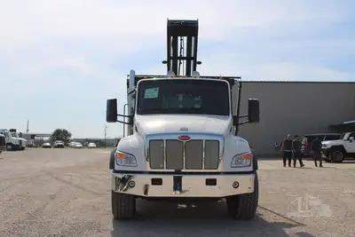 New | in-Stock 2027 PETERBILT 548 Rolloff Trucks Texas US | Roll Off Truck World #1492019