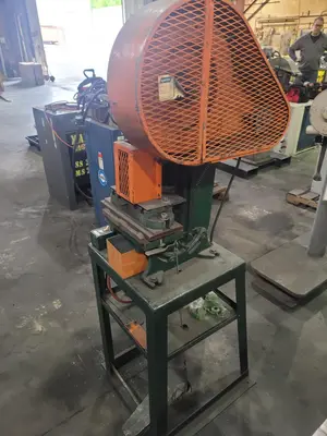 1943 BENCHMASTER 151 Stamping Presses | MD Equipment Services LLC (4)