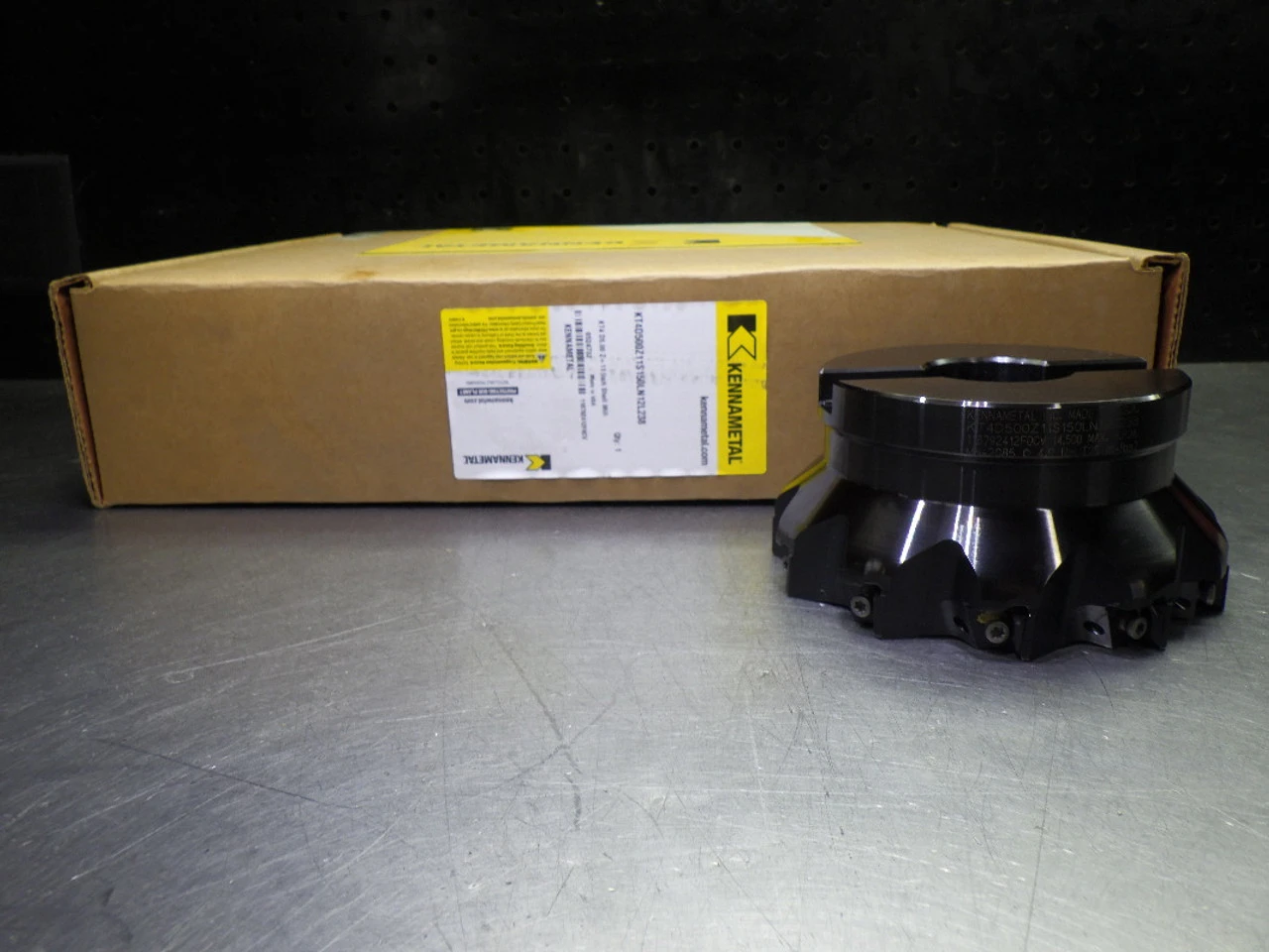 Kennametal 5" Coolant Thru Facemill 1.5" Arbor KT4D500Z11S150LN12L238 (LOC1194A)