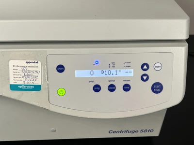 Eppendorf Centrifuge 5810 with Rotor FA-45-48-11