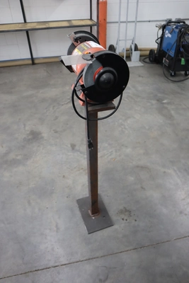 Used CENTRAL MACHINERY 6" GRINDER Pedestal Type Grinders (Double End) Minnesota US | Machinesused.com #1377511