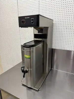 Used Bunn Used Bunn 36700.0013 TB3Q 3 Gallon Iced Tea Brewer with a Dispenser 120V 2 Coffee Equipment Illinois US | Falcon Restaurant Supply #1375115