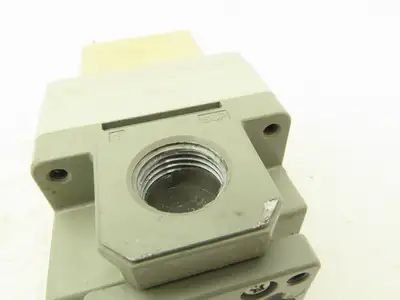 SMC ITV3030-04N4L4 3000 Size Electro-Pneumatic Regulator 24VDC 1/2" NPT
