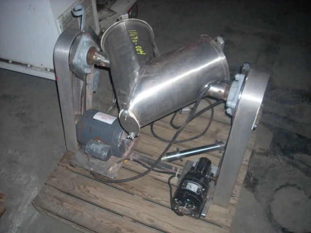 Used Patterson Kelley stainless steel twin shell blender 16 quart