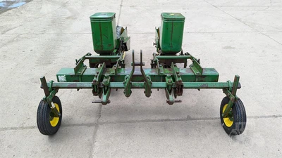 USED JOHN DEERE 80
