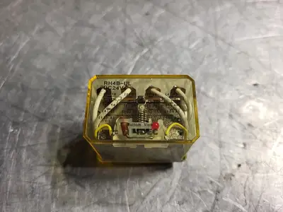 NEW IDEC RH4B-UL