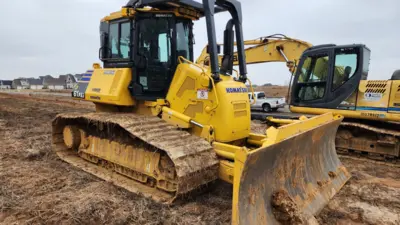 USED 2022 Komatsu D61PXI-24