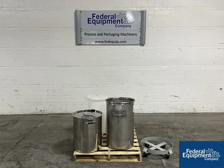 Used Unknown Assorted Plastic and Stainless Steel Tanks Stainless Steel Tanks Ohio US | Federal Equipment Company #126832