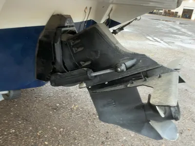 USED 1987 RINKER FIESTA VEE 250