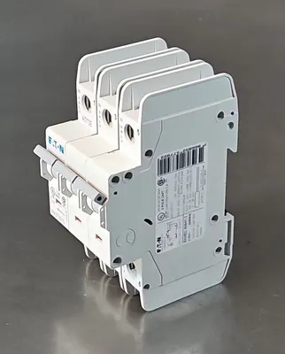 EATON WMZT3D15 Circuit Breaker. Loc 4D19*